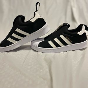 COPY - Adidas new sneakers no shoe lace